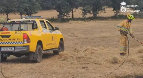 Incendio forestal en Valderredible.