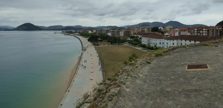Zona del Pasaje en Santoña. R.A.