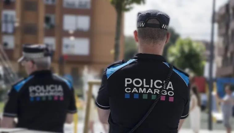 Polic&iacute;a Local de Camargo.