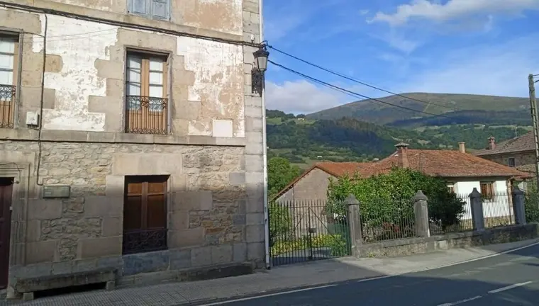 Avenida Generalísimo Franco en Ontaneda.