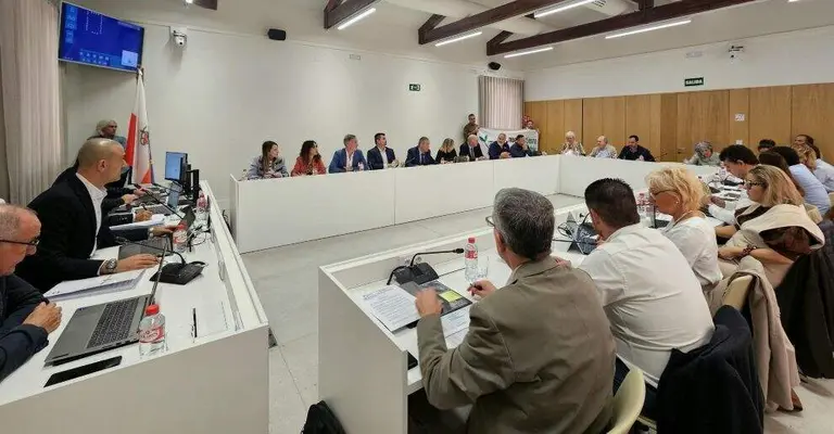 Concejales en el Pleno de Torrelavega.
