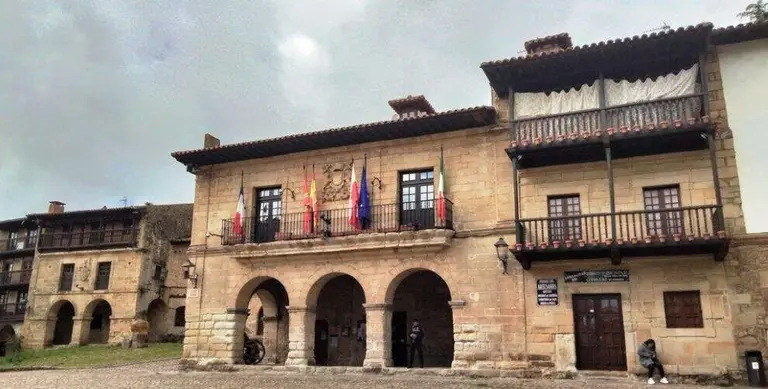 Ayuntamiento de Santillana del Mar. R.A.