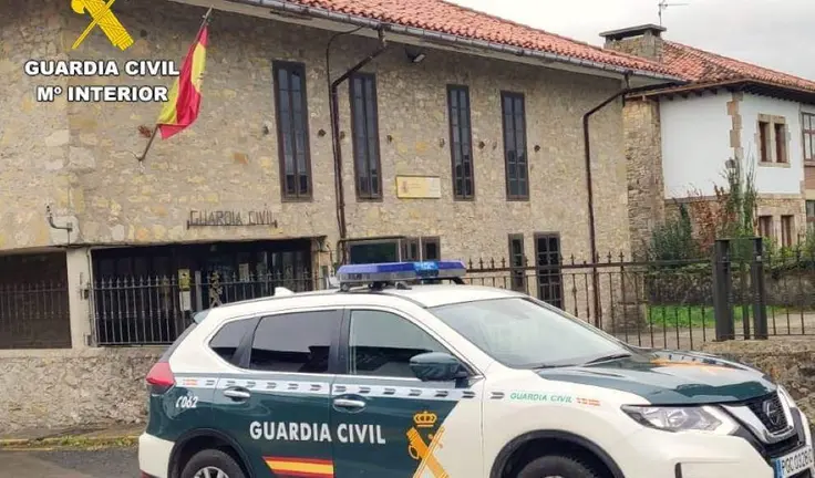 Patrulla en Santillana del Mar.
