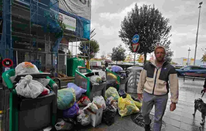 Montones de basura en Castilla-Hermida, en Santander.