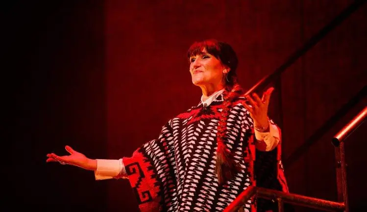 La cantante Rozalén en 'Chavela'.