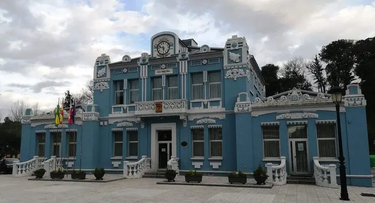 Ayuntamiento de Colindres. R.A.