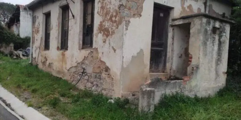 Antiguas escuelas de Santa Marina. Página web  de IU