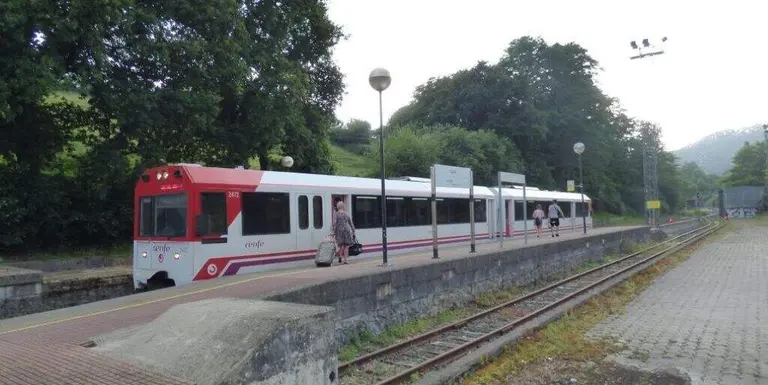 Estación del tren en Gama, en Bárcena de Cicero. R.A.