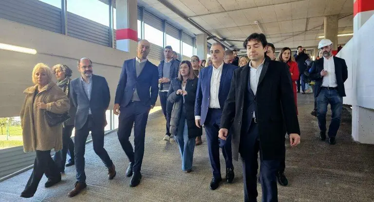 Las autoridades pol&iacute;ticas en la inauguraci&oacute;n.