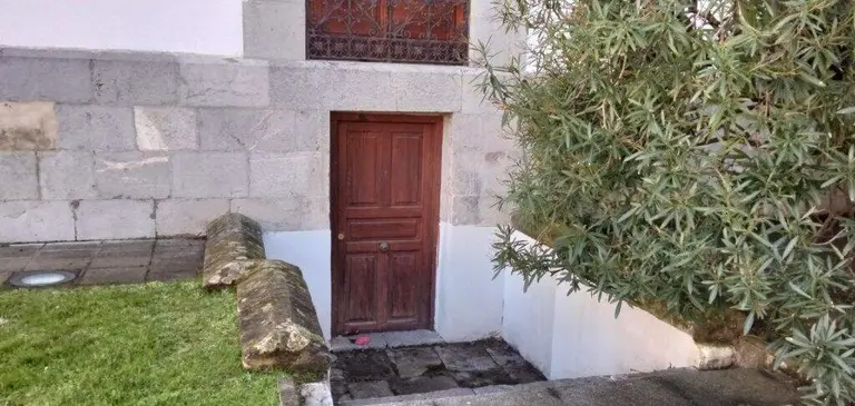 Cuarto de objetos perdidos del Ayuntamiento de Santo&ntilde;a. R.A.