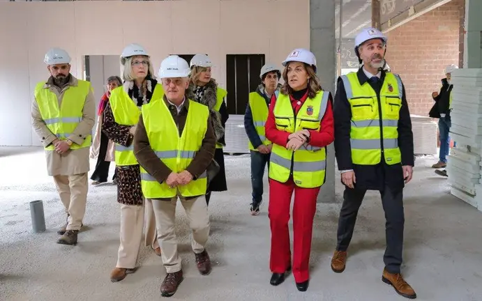 Las autoridades pol&iacute;ticas visitaron las instalaciones del centro educativo.