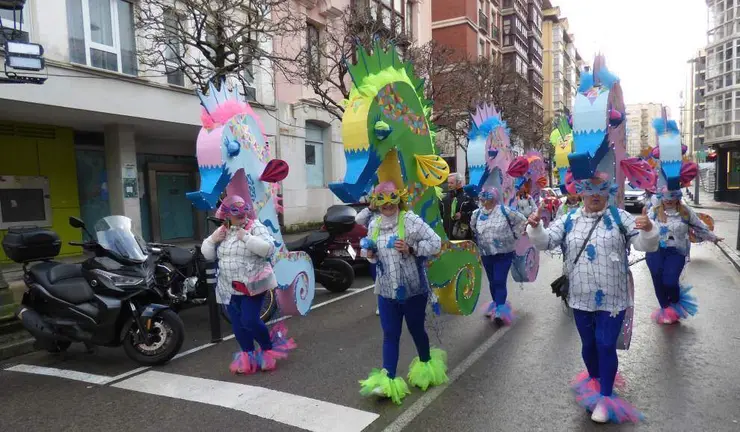 Los caballitos de mar en la salida del desfile. R.A.