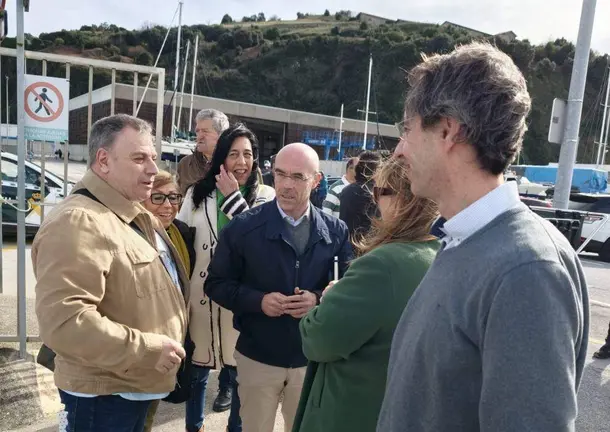 Las autoridades pol&iacute;ticas visitan Laredo.