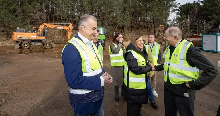 Las autoridades pol&iacute;ticas conocen los trabajos de recuperaci&oacute;n de la mina de zinc en Reoc&iacute;n.