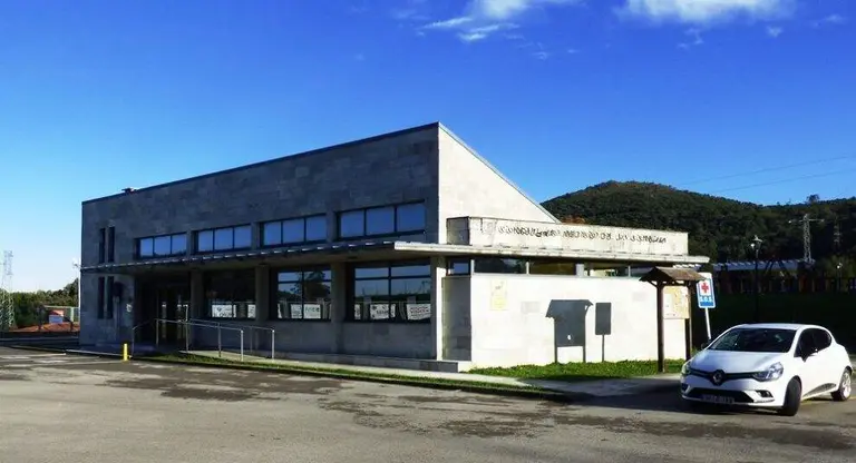 Consultorio m&eacute;dico en Villaescusa. R.A.