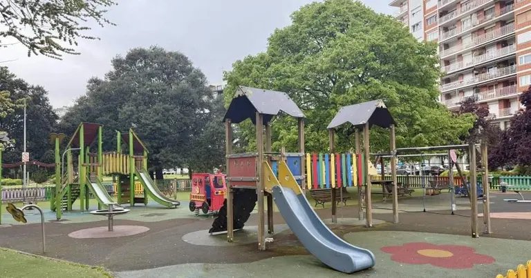 Parque infantil de la Alameda Miramar.