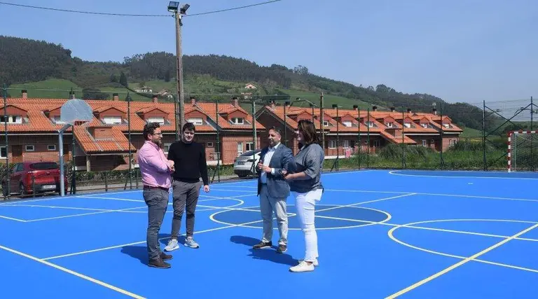Estado de la pista deportiva en Boo.