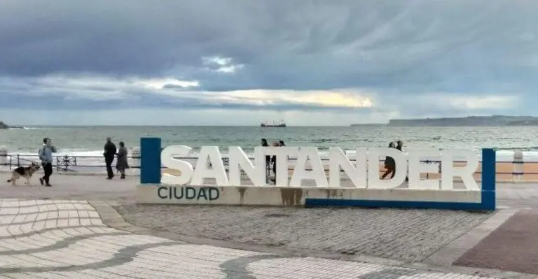 La Polic&iacute;a Local tuvo que intervenir en la persecuci&oacute;n de un coche. R.A.