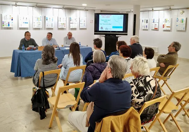 Presentaci&oacute;n de los relatos del Certamen en la Casa de Cultura.