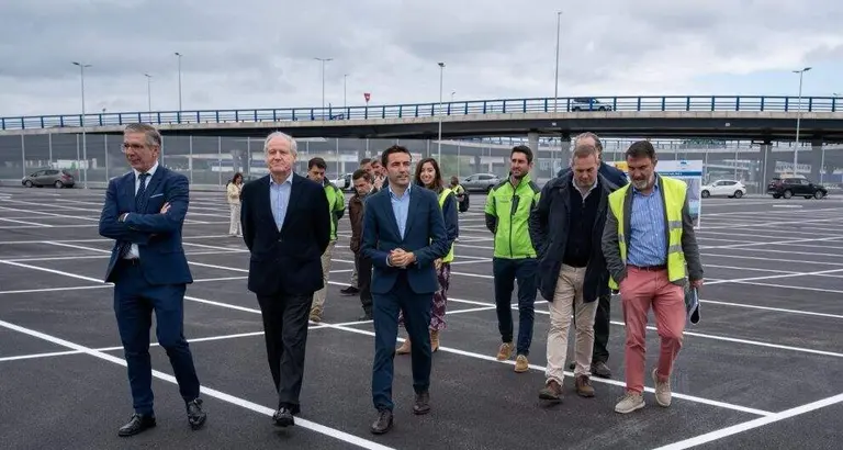 Las autoridades pol&iacute;ticas en la inauguraci&oacute;n.