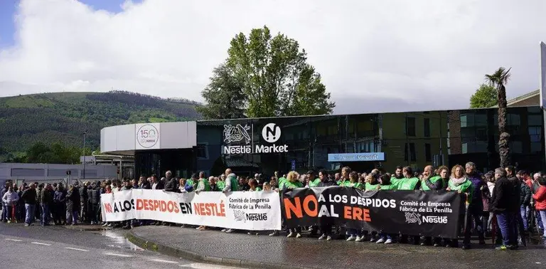 La plantilla de N&eacute;stle durante el par&oacute;n.