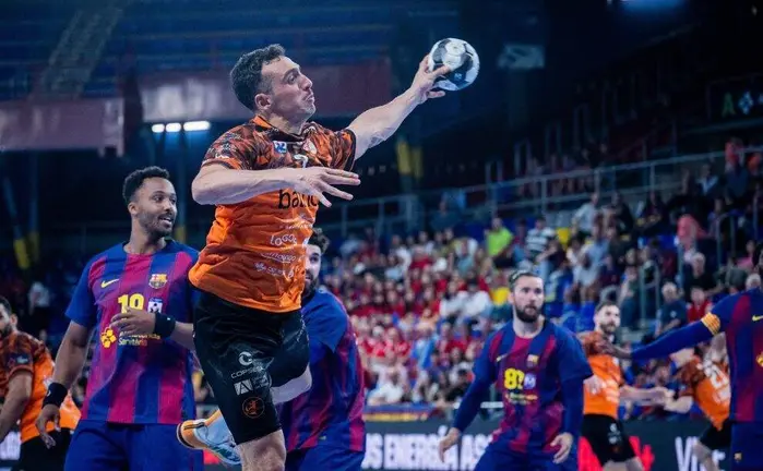 Un disparo a puerta en el encuentro ante el Barcelona.