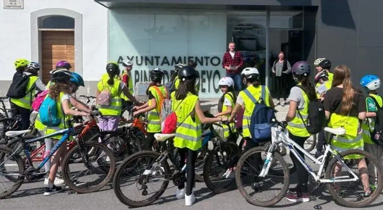 D&iacute;a de la bicicleta en Marina de Cudeyo.