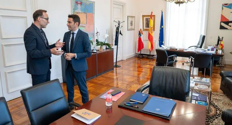 Reuni&oacute;n enttre Pedro Casares y Sergio Balbont&iacute;n.