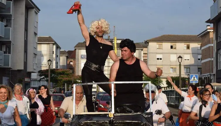 Desfile de las pe&ntilde;as de Pi&eacute;lagos.