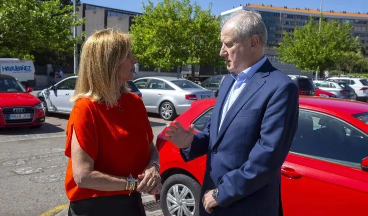 Ana Cabrero, presidenta de ATA, y Eduardo Arasti.