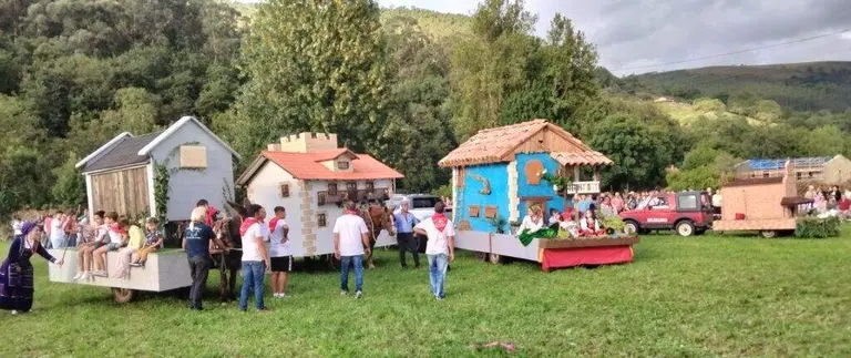 Fiestas en Lloreda, en Santa Mar&iacute;a de Cay&oacute;n. R.A.