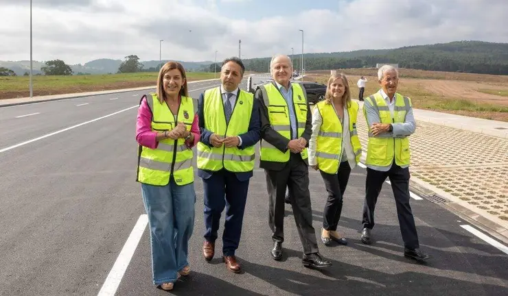 Las autoridades pol&iacute;ticas visitan las obras de La Pasiega.