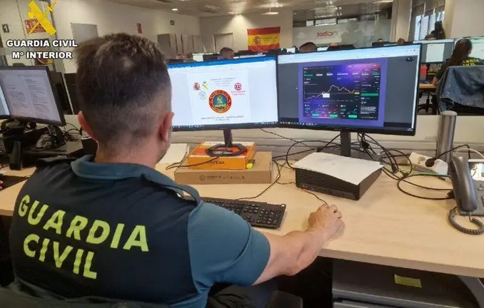 Agentes de la Guardia Civil.