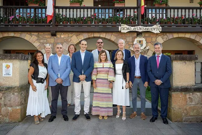 Consejo de Gobierno en Alfoz de Lloredo.