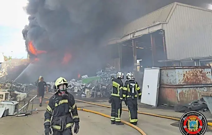 Incendio de la chaterr&iacute;a en El Astillero.