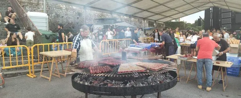 Chorizos en las parrillas. R.A.