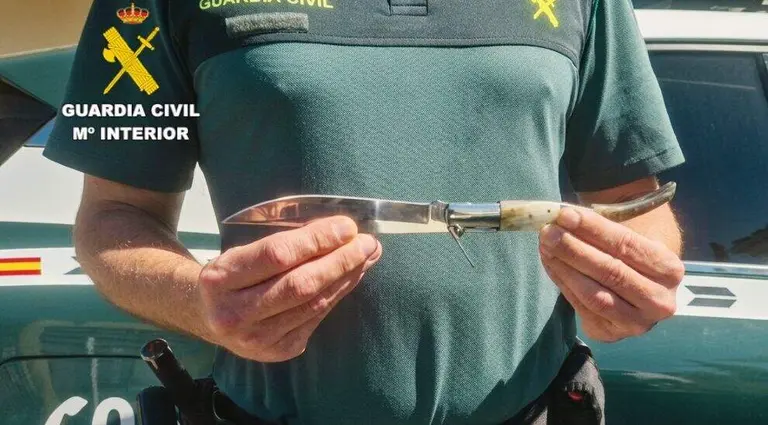 Navaja intervenida por la Guardia Civil.