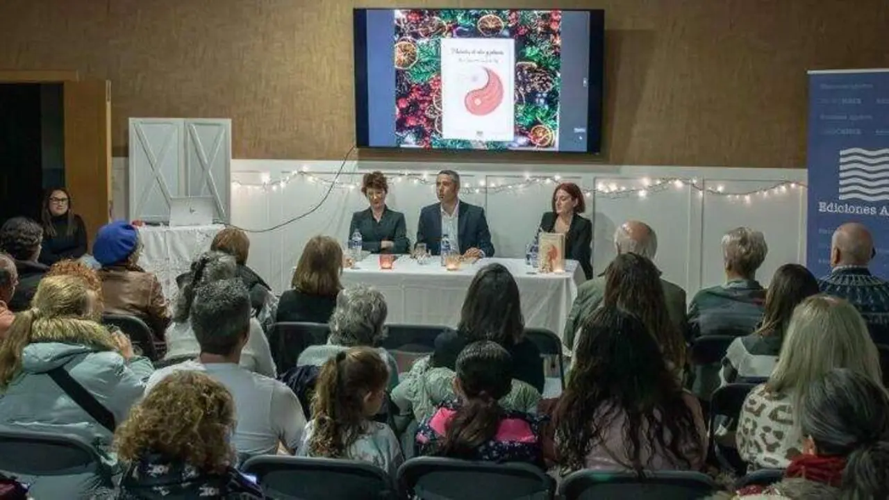 Presentaci&oacute;n del libro en la Casa de Cultura de Guriezo. @gfot.o