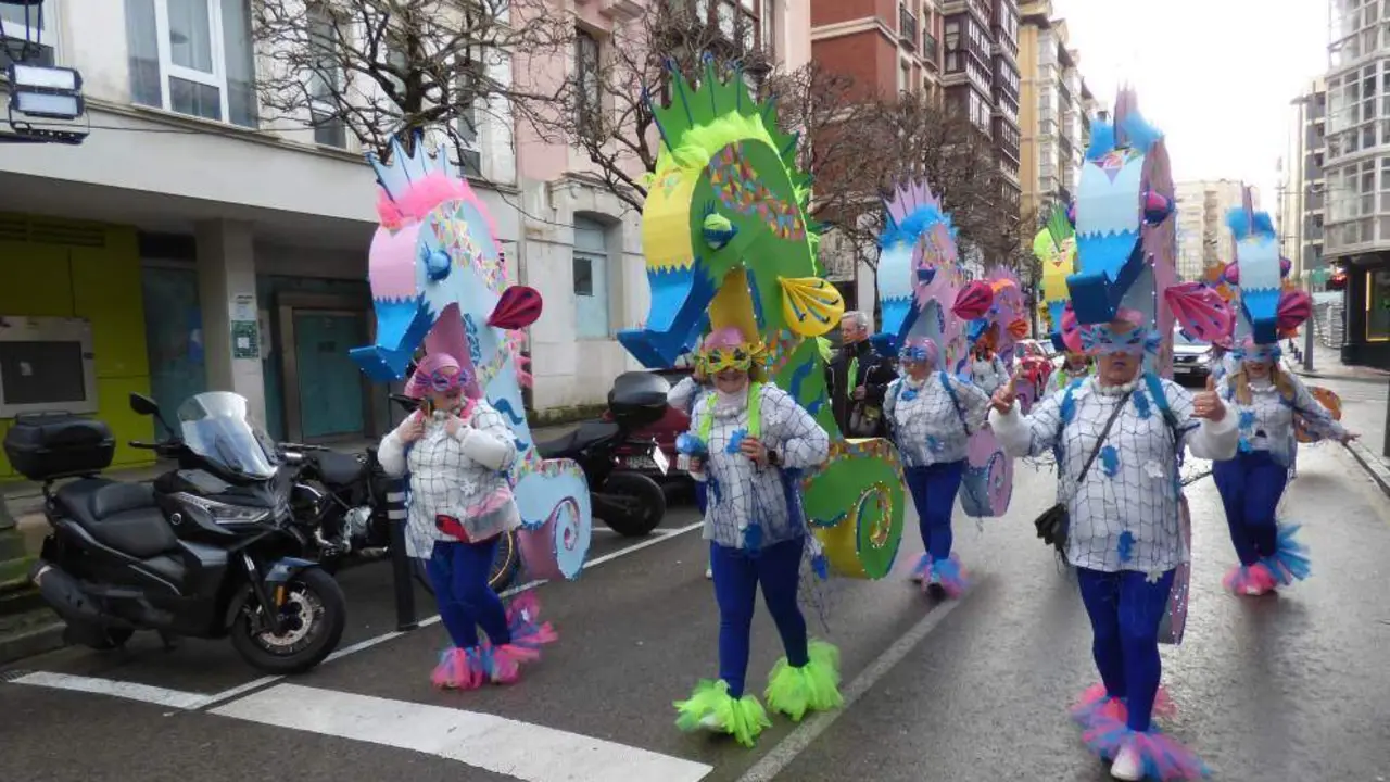 Los caballitos de mar en la salida del desfile. R.A.