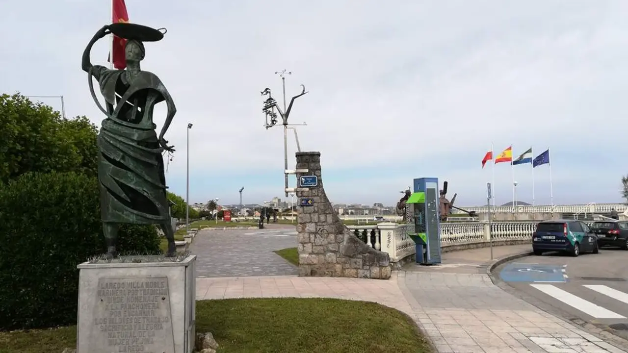 Paseo mar&iacute;timo de Laredo. R.A.