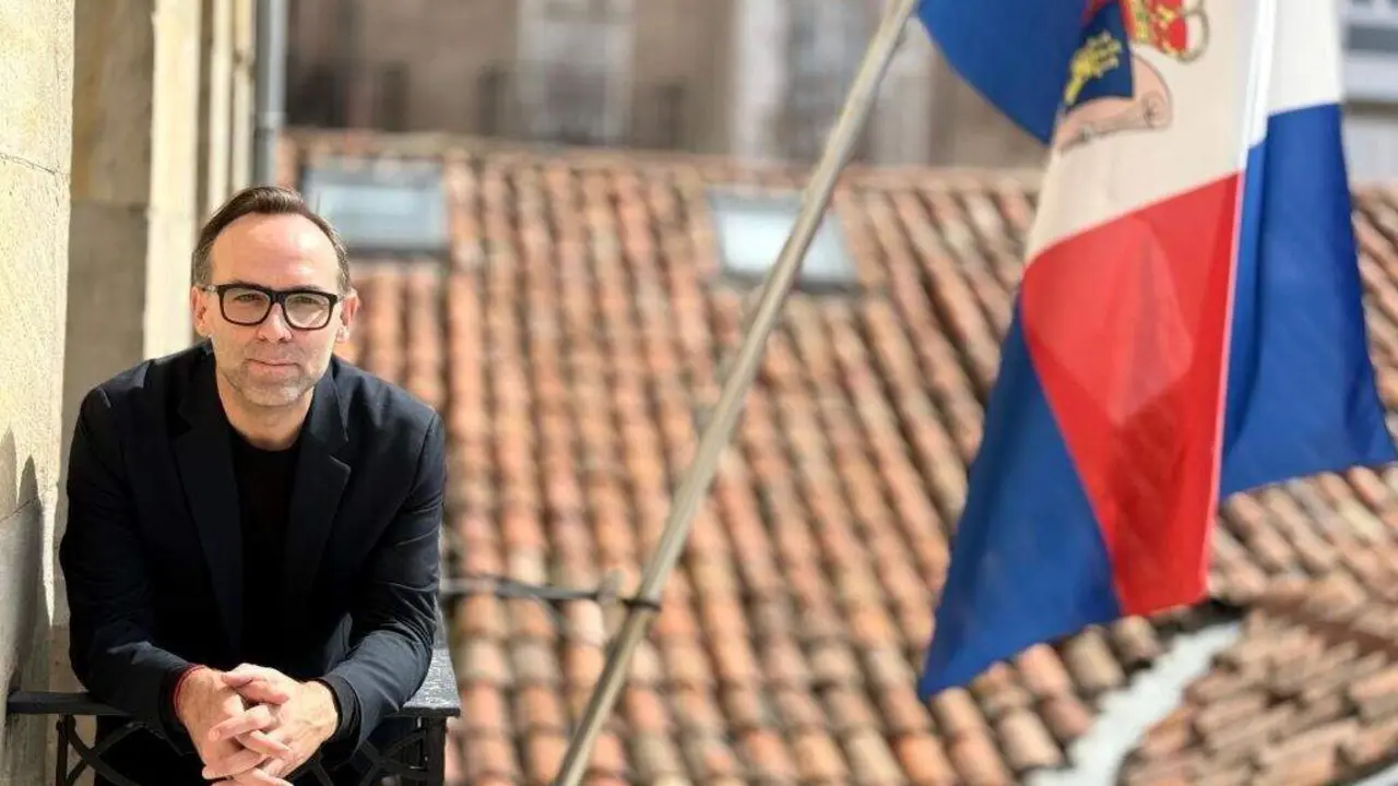 El nuevo alcalde de Reinosa en el Ayuntamiento.