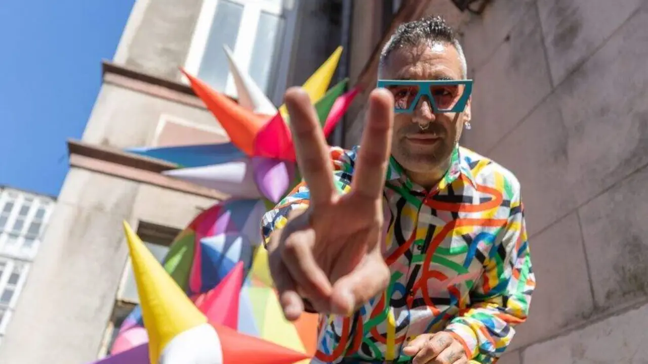 El artista Okuda.