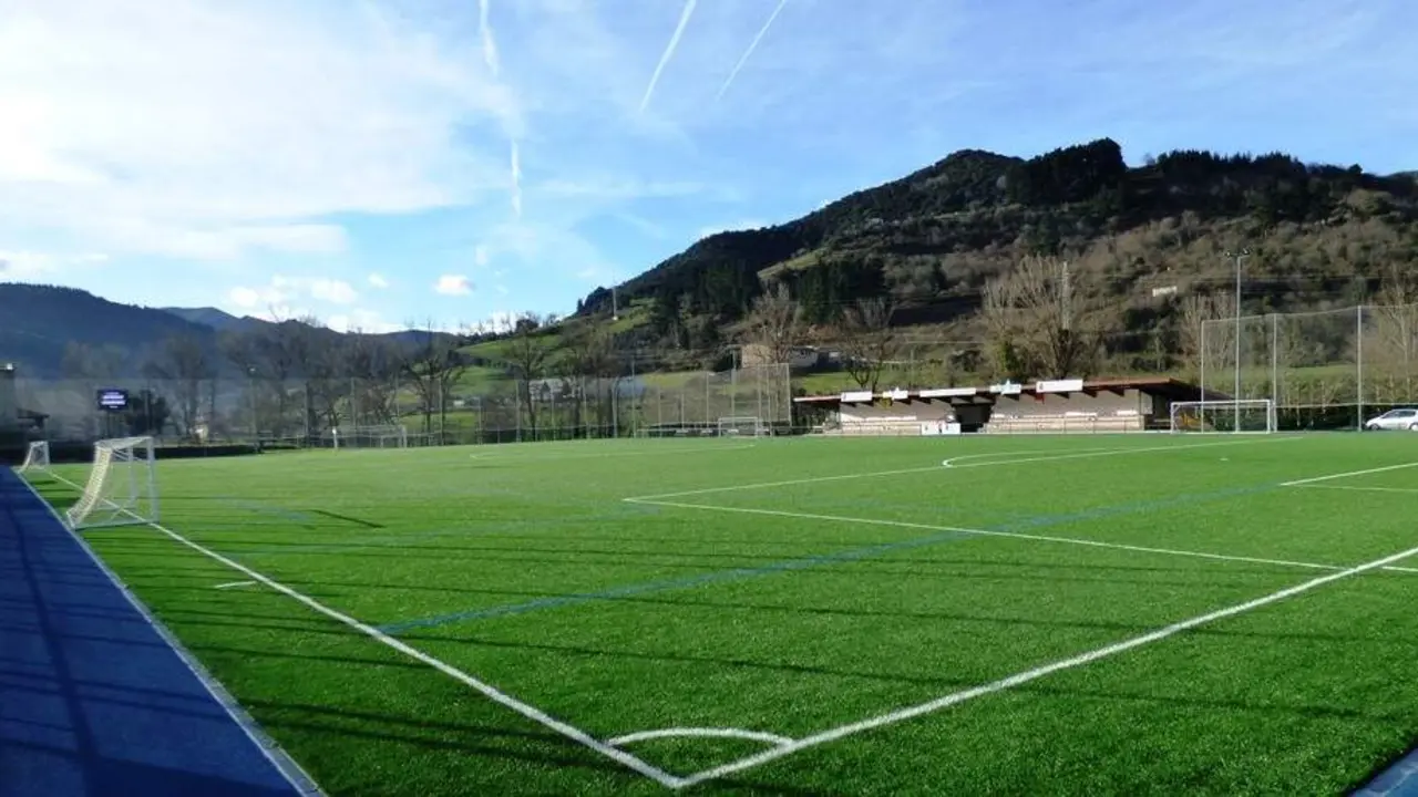 Campo de f&uacute;tbol en Cillorigo de Li&eacute;bana. R.A.