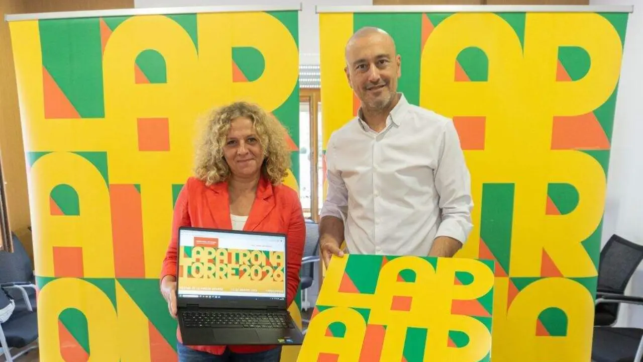 El alcalde Javier L&oacute;pez, y la concejala de Festejos,