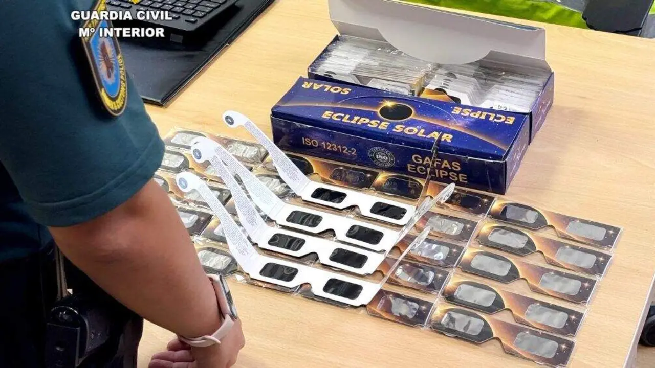 Gafas intervenidas por la Guardia Civil.