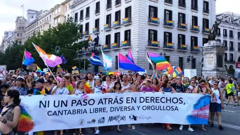 Cabeza de la manifestación con la pancarta. Ángel Camarero
