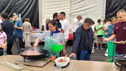 Las paellas se presentaron a las 14.30 horas. R.A.