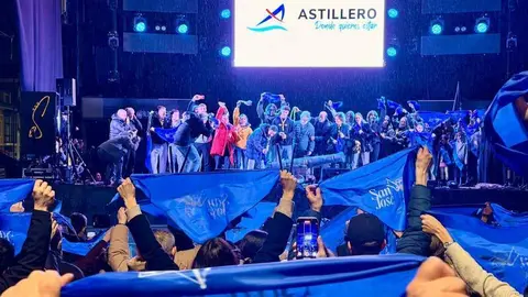 Un momento del preg&oacute;n en la carpa.