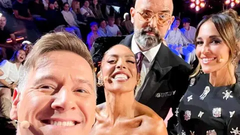 Carlos Latre en el programa concurso de televisi&oacute;n.