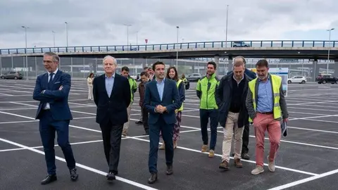 Las autoridades pol&iacute;ticas en la inauguraci&oacute;n.